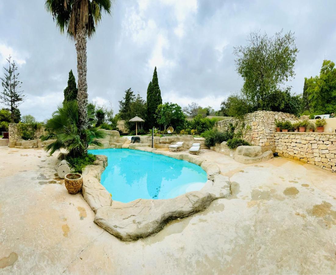The Red Farm Relais & Spa Iklin Exterior photo